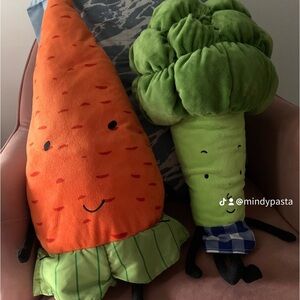 IKEA broccoli and carrot plushies